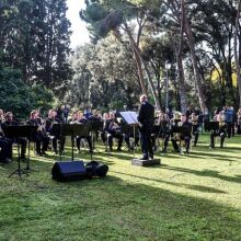 Χριστουγεννιάτικες μελωδίες στον κήπο του Προεδρικού Μεγάρου την Κυριακή