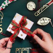 H Σταυριέλενα Δηµητρακοπούλου σχεδιάζει τα γούρια του 2025