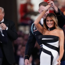 Η Μελάνια Τραμπ και η επαναφορά της στον κόσμο της μοδας των Πρώτων Κυριών 