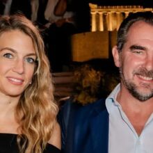 Αρραβωνιάστηκαν ο Νικόλαος Ντε Γκρες και η Χρυσή Βαρδινογιάννη - Η ανακοίνωση για τον γάμο τους που θα γίνει στην Αθήνα