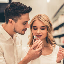 Τα 10 καλύτερα unisex αρώματα που πρέπει να δοκιμάσεις