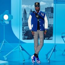 Ο ΛεΜπρόν Τζέιμς γίνεται ο πρώτος άνδρας αθλητής που αποκτά κούκλα Κεν, τιμώμενος από τη Mattel ως πρότυπο και πολιτισμικό σύμβολο. 