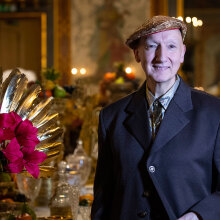 Στίβεν Τζόουνς: Ο πιο διάσημος σχεδιαστής καπέλων της υψηλής ραπτικής