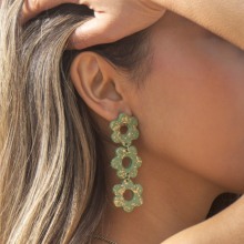 Λουλουδένια σκουλαρίκια: Τα σχέδια που ξεχωρίσαμε στην αγορά