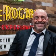 Από το 2026, οι Χρυσές Σφαίρες θα περιλαμβάνουν νέα κατηγορία βραβείου για το Καλύτερο Podcast, τιμώντας την επίδραση του μέσου παγκοσμίως.