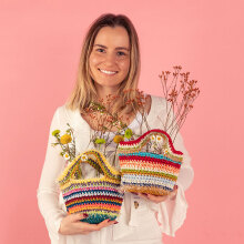 Soshana: Η Ρεβέκκα Μάντζαρη μιλά για το brand της με πλεκτές τσάντες