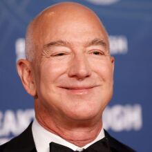 Ο Τζεφ Μπέζος αποκάλυψε γιατί στέλνει email με «;» σε στελέχη της εταιρίας του - Ο δισεκατομμυριούχος ιδρυτής της Amazon εξηγεί τη μέθοδο που χρησιμοποιεί.