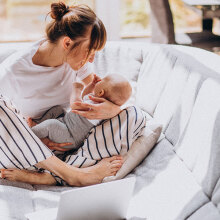 Podcast 40+ | Η μητρότητα χωρίς φίλτρα: Τι χάνεις και τι κερδίζεις