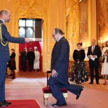 Ο Γκάρι Όλντμαν χρίστηκε ιππότης από τον πρίγκιπα Ουίλιαμ