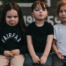 Γίνεται να είσαι φίλη με τα παιδιά σου; 