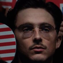 Ο Τιμοτέ Σαλαμέ εντυπωσίασε με την ερμηνεία του στη νέα ταινία του Τζος Σάφντι, Marty Supreme © A24