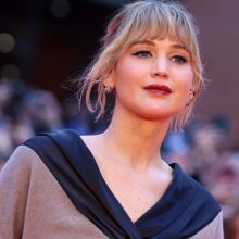 Τζένιφερ Λόρενς: Η διάσημη ηθοποιός ζήτησε συμβουλές από το ChatGPT για τον θηλασμό κατά τη διάρκεια μεταγεννητικού άγχους - Τι της απάντησε το chatbot