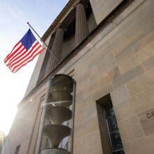 ΗΠΑ: Νεοναζί από τη Γεωργία ομολόγησε ενοχή για σχέδιο δηλητηρίασης παιδιών και προτροπή σε εγκλήματα μίσους σε εβραϊκά σχολεία της Νέας Υόρκης. 