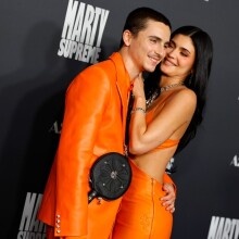 Ο Τιμοτέ Σαλαμέ και η Κάιλι Τζένερ διέψευσαν τις φήμες χωρισμού με μία κοινή εμφάνιση - Στην πρεμιέρα της ταινίας «Marty Supreme»