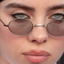 Μπίλι Άιλις: Η Αμερικανίδα τραγουδίστρια ζητά μεταρρύθμιση στην οπλοκατοχή μετά τις μαζικές επιθέσεις σε ΗΠΑ και Αυστραλία