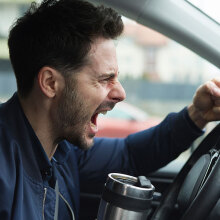 Όταν οι δρόμοι γίνονται βίαιοι: ακραίες επιθέσεις μεταξύ αγνώστων