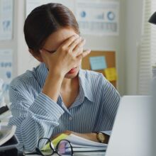 Μελέτη αποκαλύπτει ότι η πιο εξαντλητική ηλικία της ζωής είναι τα 40, λόγω μειωμένης ενέργειας και αυξημένων ευθυνών σε εργασία και οικογένεια.