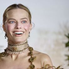 Το τζιν της Μάργκοτ Ρόμπι απορρίφθηκε από πολλά μπαρ στο Λονδίνο λόγω προειδοποίησης για οστρακοειδή - Η εταιρεία αλλάζει τη συνταγή για να αρθεί ο κίνδυνος.