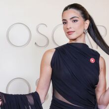 Πολλοί διάσημοι φόρεσαν στα Όσκαρ την κόκκινη κονκάρδα των Artists4Ceasefire, ζητώντας κατάπαυση του πυρός και παγκόσμια αλληλεγγύη προς τα θύματα πολέμου.