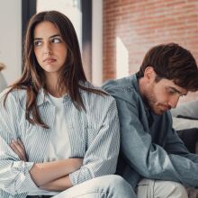 Η αισθηματική αδιαφορία συνδέεται με χαμηλή ικανοποίηση, έλλειψη οικειότητας και αυξημένη τάση για αναζήτηση νέων συντρόφων, σύμφωνα με νέα μελέτη.