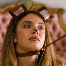 Η αμερικανική σημαία, η Σίντνεϊ Σουίνι και πώς μια γυμνή σκηνή έφτασε να προκαλεί αισθήματα αποστροφής