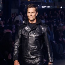 Χαμός με τον Τομ Μπρέιντι στο show της Gucci: Τα σχόλια για το viral περπάτημά του