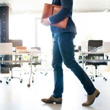 Επιστρέφετε από διακοπές; 7 τρόποι για να αποφύγετε το άγχος της επιστροφής στη δουλειά