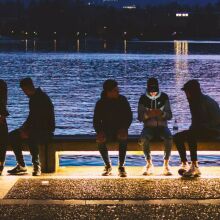 Gen Z: Μία γενιά που δεν εγκαταλείπει την πολιτική, αλλά τους παραδοσιακούς της θεσμούς