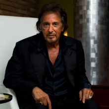 Ο Αλ Πατσίνο που θα γίνει μπαμπάς στα 83 του χρόνια, οι θετικές αντιδράσεις του κόσμου και η άνιση αντιμετώπιση των γυναικών που κάνουν παιδιά στα 40