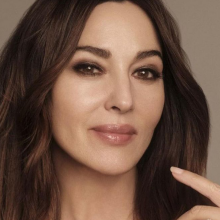 Η Monica Bellucci αποδεικνύει ότι η ηλικία της είναι απλά ένας αριθμός