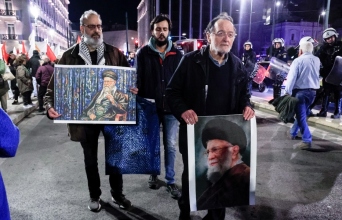 Ο Λαφαζάνης διαδηλώνει κατά του πολέμου στο Ιράν 