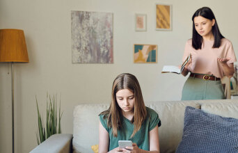 Podcast 40+ | Γονείς και παιδιά: Η δύσκολη τέχνη της επικοινωνίας