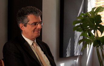 Γιάννης Κουτσομύτης: Η κλιμάκωση του πολέμου στη Μέση Ανατολή και οι διεθνείς ισορροπίες