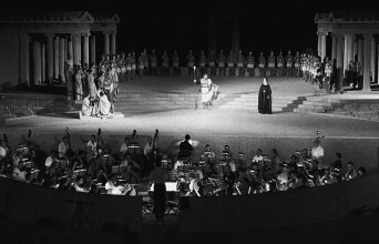 Η «Μήδεια» στην Επίδαυρο, το 1961 © Greek National Opera archive