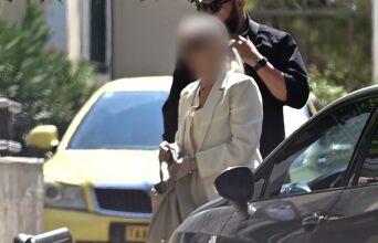 Γιώργος Μαζωνάκης: "Θέλω να πάω σπίτι μου να κάνω ντους, μυρίζουν οι μασχάλες μου" φώναζε στους αστυνομικούς η 56χρονη γιατρός 