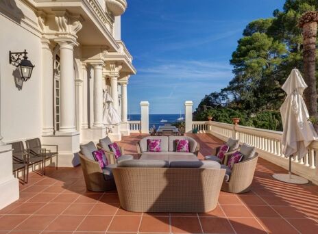 Καρλ Λάγκερλφεντ: Νοικιάζεται η θερινή κατοικία του σχεδιαστή, Villa La Vigie, στη Γαλλική Ριβιέρα