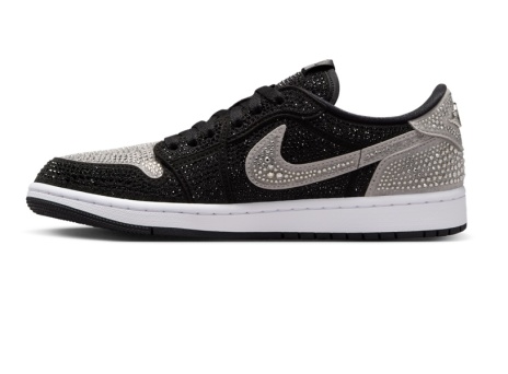 Η Jordan Brand και η Swarovski συνεργάζονται για την κυκλοφορία του γυναικείου AJ1 Retro Low OG