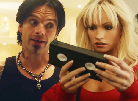 Στιγμιότυπο από τη σειρά Pam & Tommy