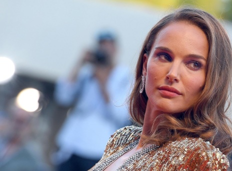 Σταμάτησαν τα γυρίσματα της σειράς της Νάταλι Πόρτμαν - Εισέβαλαν ένοπλοι 