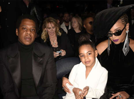 Η 10χρονη κόρη της Μπιγιονσέ πρόσφερε σε δημοπρασία 80.000 δολάρια για διαμαντένια σκουλαρίκια