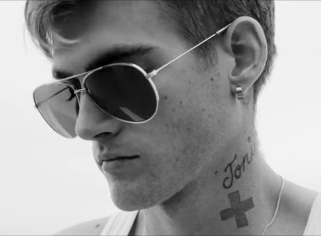 Πρίσλεϊ Γκέρμπερ: O γιος της Σίντι Κρόφορντ είναι το πρόσωπο της Celine