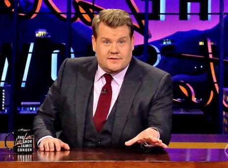 Το Balthazar χλευάζει τον αγενή Τζέιμς Κόρντεν