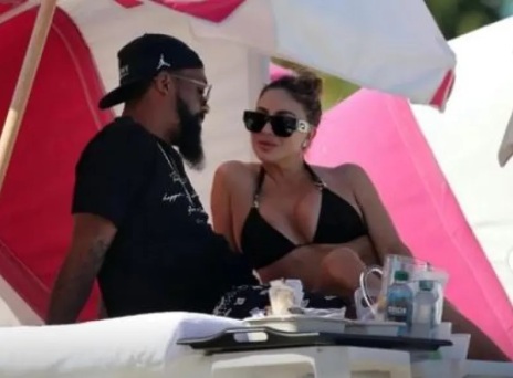 Η έξοδος της πρώην γυναίκας του Σκότι Πίπεν με τον γιο του Μάικλ Τζόρνταν