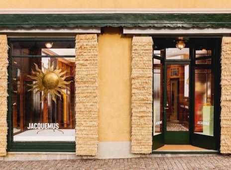 Jacquemus: Το νέο Pop-Up store του σχεδιαστή στη λίμνη Κόμο της Ιταλίας  