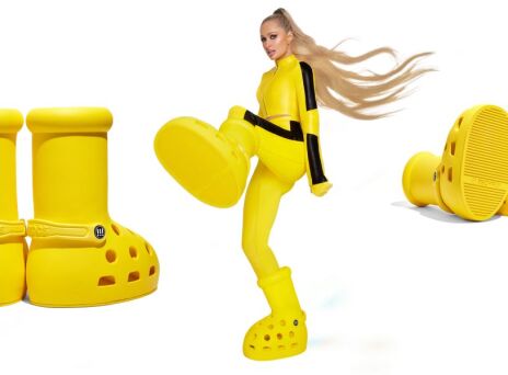 Οι MSCHF παρουσίασαν τις μπότες Big Red Boots (Yellow) σε συνεργασία με την Crocs.