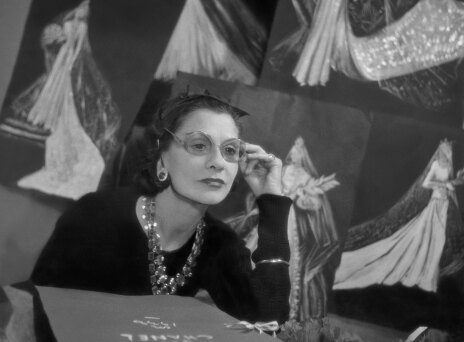 Η Gabrielle Chanel, στην οδό Cambon 31 στο Παρίσι, το 1937