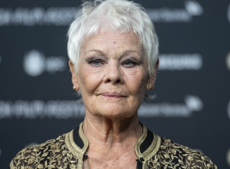 Τζούντι Ντεντς: Δεν μπορεί πλέον να βλέπει στα κινηματογραφικά πλατό η διάσημη Βρετανίδα ηθοποιός - Πώς αντιμετωπίζει την απώλεια της όρασής της.