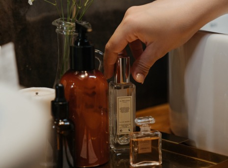 6+1 cozy φθινοπωρινά αρώματα που θα αγοράζετε ξανά και ξανά