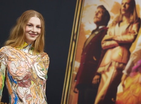 «Μωσαϊκό» από Schiaparelli φορούσε η Hunter Schafer