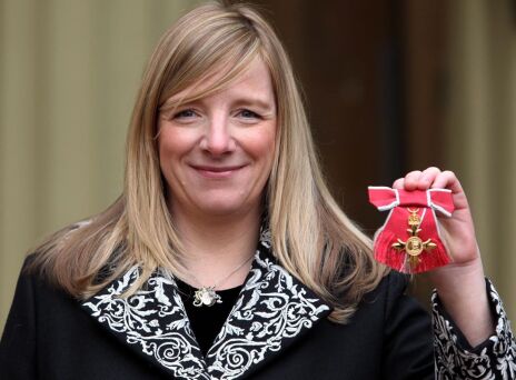 Givenchy: Η Σάρα Μπέρτον είναι η νέα δημιουργική διευθύντρια του Οίκου